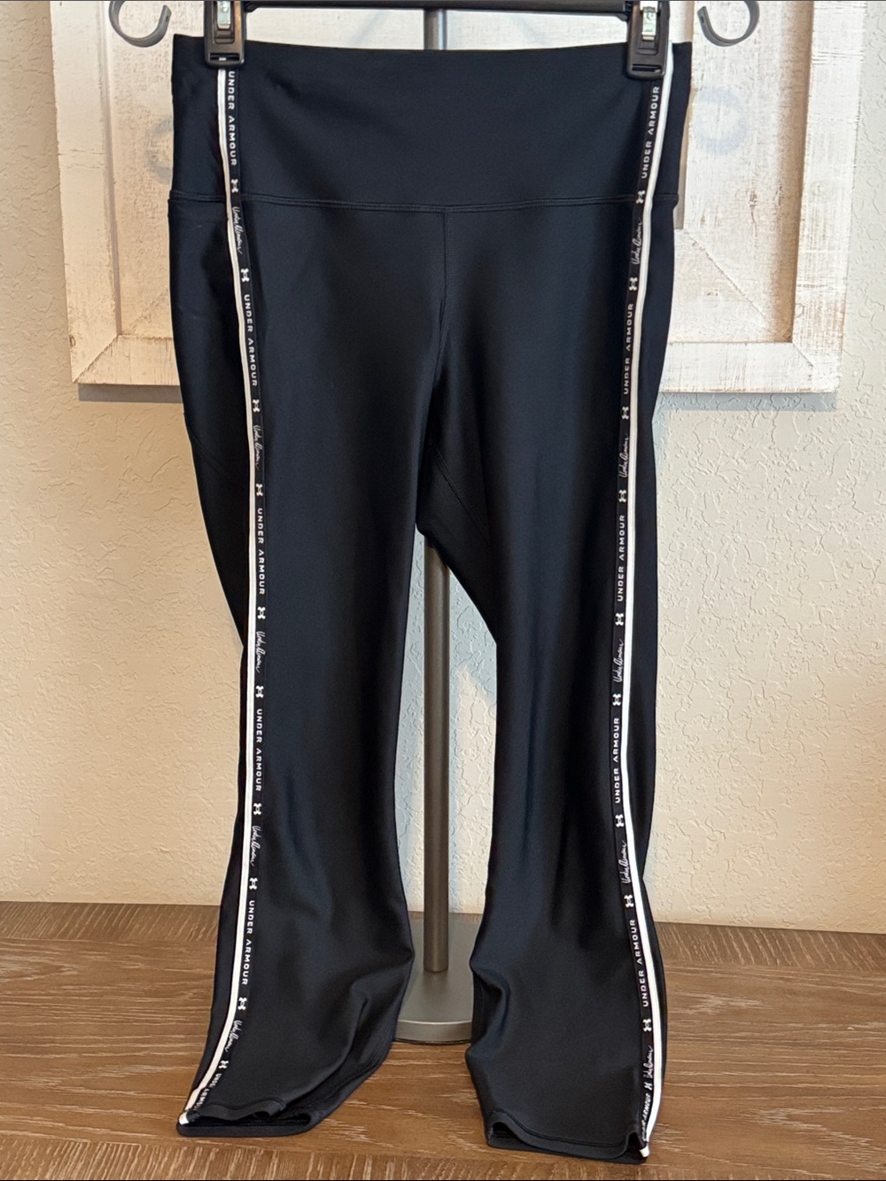 Under Armour Black 7/8 Leggings with White Side Stripe